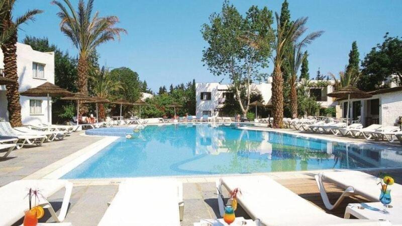 Paphos Gardens Apartment Exterior photo